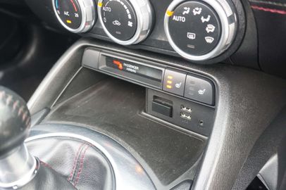 Car image 28