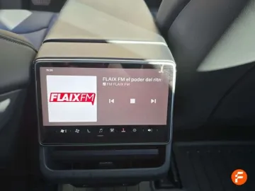 Car image 24