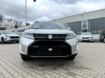 Car image 3