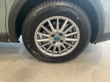 Car image 22