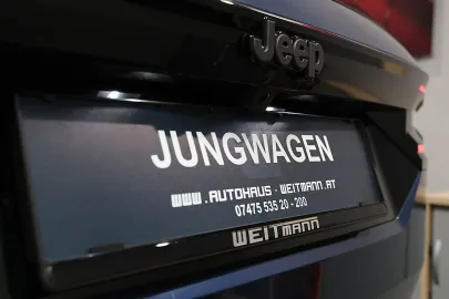 Car image 32