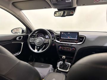 Car image 30