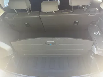 Car image 28