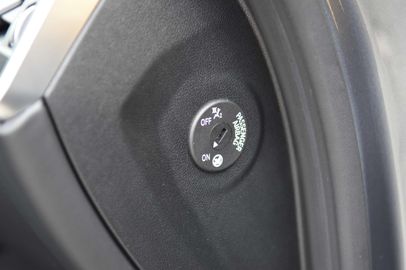 Car image 36