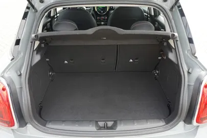 Car image 29