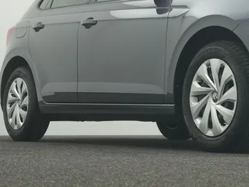 Car image 28