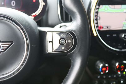 Car image 35