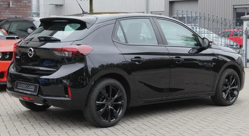 Car image 4