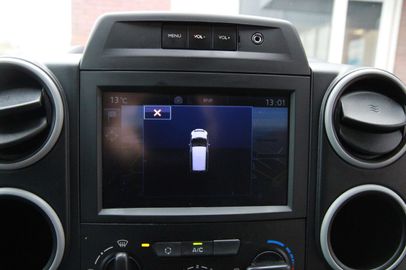 Car image 23