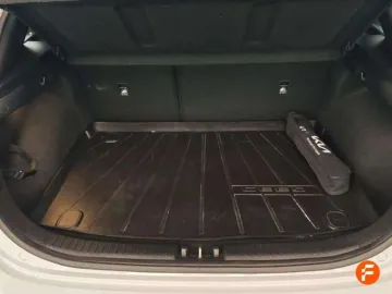 Car image 28