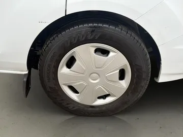 Car image 31