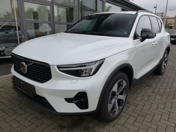 Volvo XC40 B3 Plus Dark 120 kW image number 1