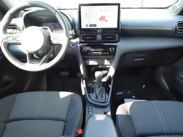 Car image 18