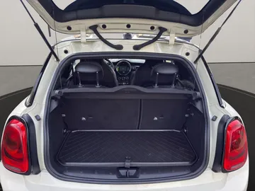 Car image 24