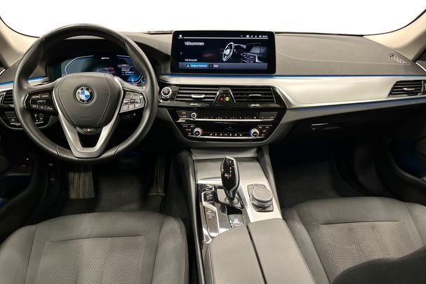 BMW 530 e 216 kW image number 13