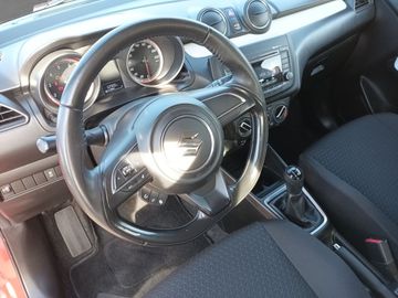 Car image 11