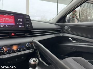 Car image 26