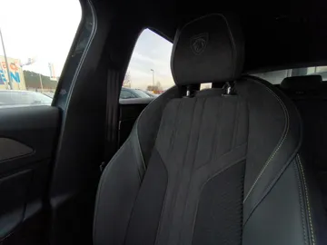 Car image 43