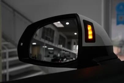 Car image 36