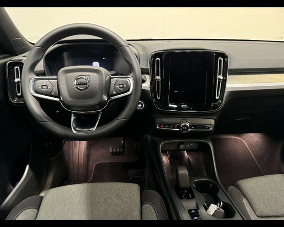 Volvo XC40 120 kW image number 3