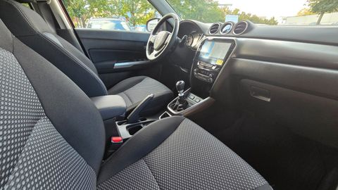 Car image 20