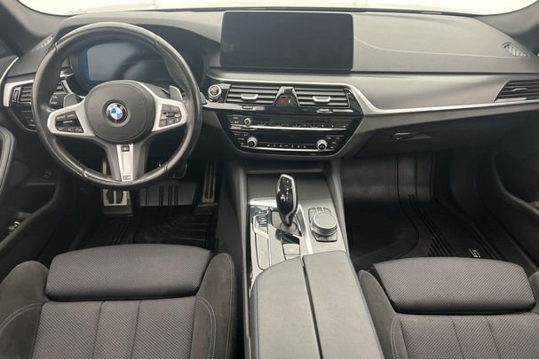 BMW 520d Touring xDrive 140 kW image number 14