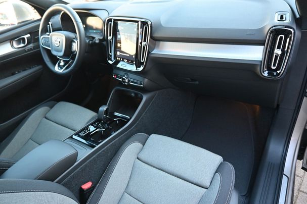 Volvo XC40 B4 Plus DKG 145 kW image number 12