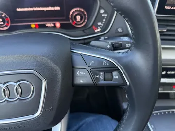 Car image 32