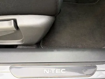 Car image 33