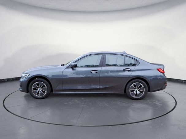 BMW 318i M Sport 115 kW image number 4