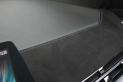 Car image 47