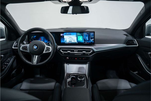 BMW 330i Touring 180 kW image number 4