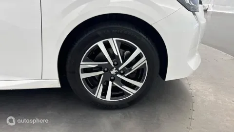 Car image 20