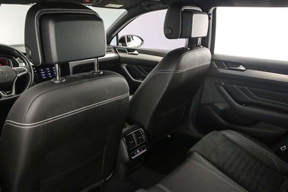 Car image 37