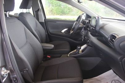 Car image 7