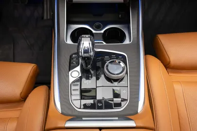 Car image 39