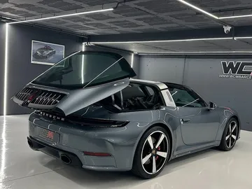 Car image 29