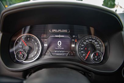 Car image 36