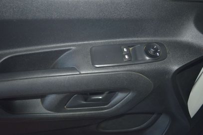 Car image 35