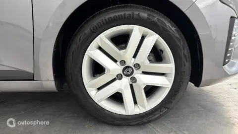 Car image 20