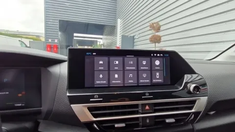 Car image 22