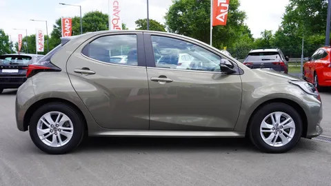 Car image 3