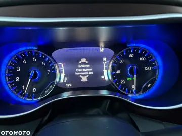 Car image 32