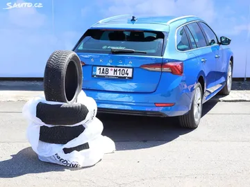 Car image 28