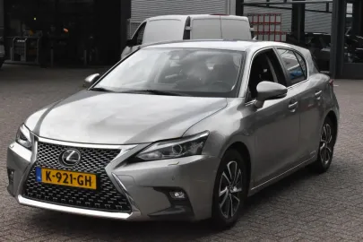 Car image 25