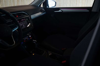 Car image 33