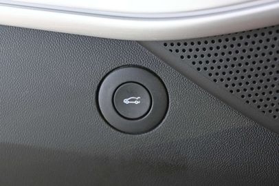 Car image 36