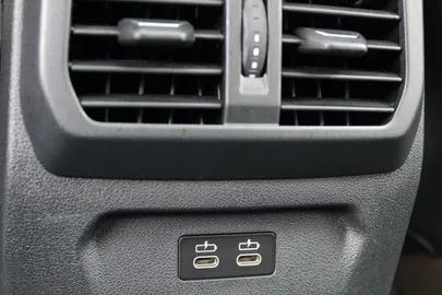 Car image 42