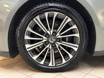 Car image 28