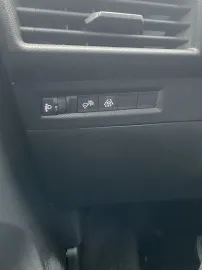 Car image 32